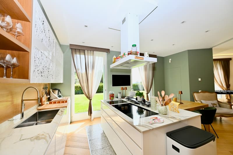 Spazioso Appartamento di Lusso con Giardino nel Resort Collina d'Oro (9)