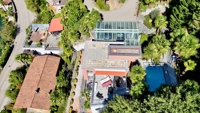 Luminosa Villa con Giardino, Piscina e Vista sul Lago di Lugano (5)