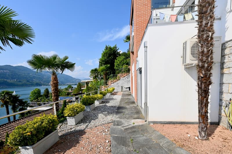 Luminosa Villa con Giardino, Piscina e Vista sul Lago di Lugano (8)