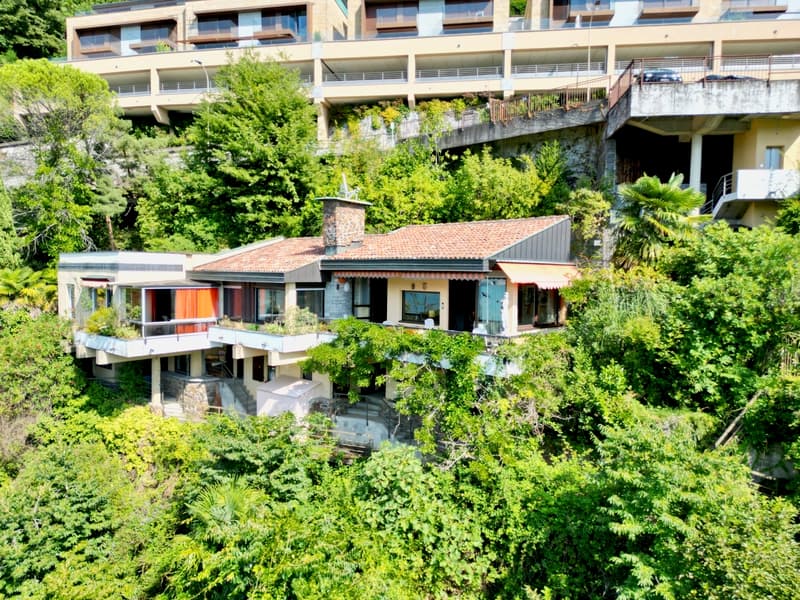 Villa con 2 Appartamenti Indipendenti e Splendida Vista Lago a 180 (6)