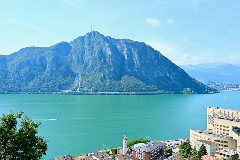 Villa con 2 Appartamenti Indipendenti e Splendida Vista Lago a 180 (4)