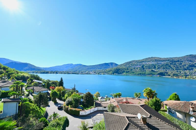 Elegante Attico con Vista Mozzafiato a 180 sul Lago - Casa di Vacanze (2)