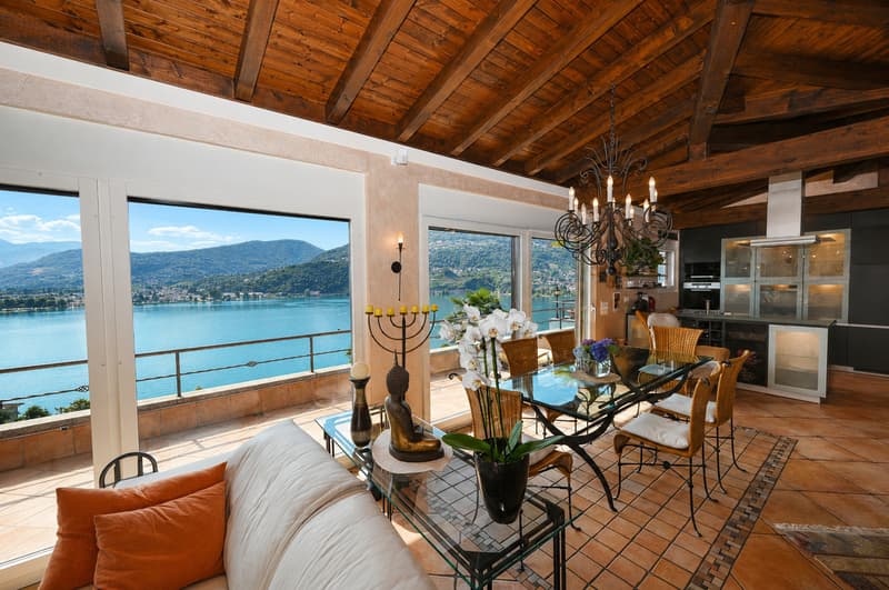 Elegante Attico con Vista Mozzafiato a 180 sul Lago - Casa di Vacanze (8)