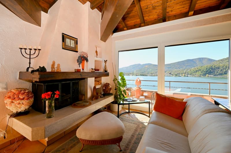 Elegante Attico con Vista Mozzafiato a 180 sul Lago - Casa di Vacanze (12)