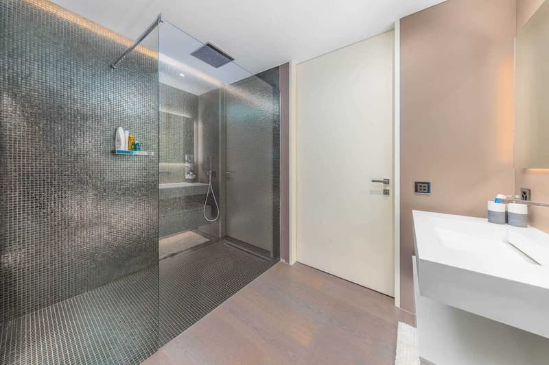 Esclusivo Appartamento di Lusso in Prima Linea sul Lago di Lugano (11)