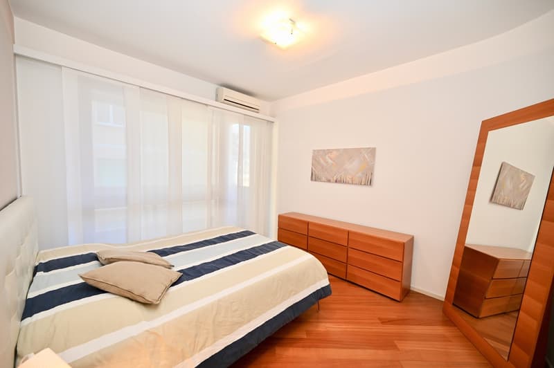 Elegante Appartamento con Vista Lago Mozzafiato a Lugano (9)