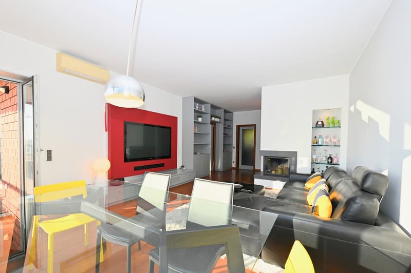 Casa di Vacanza - Appartamento con Vista Mozzafiato sul Lago di Lugano (10)