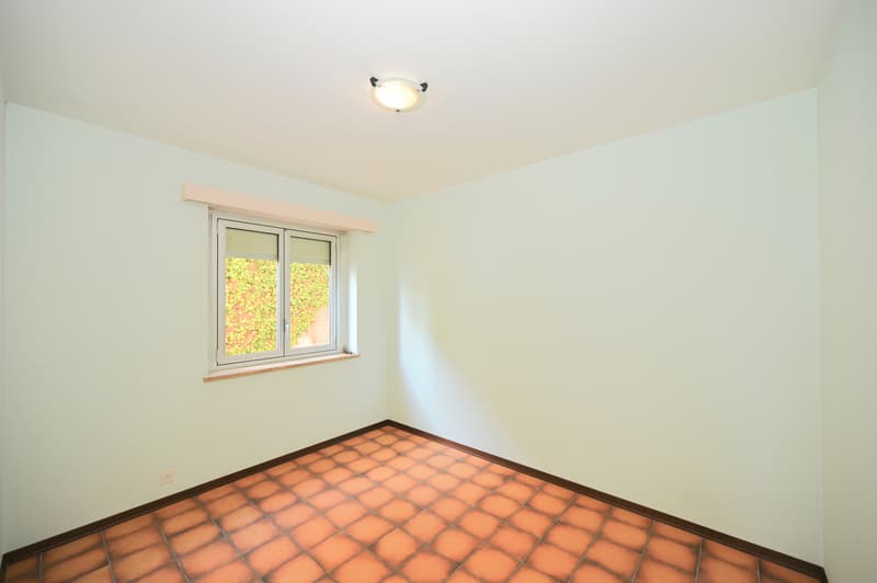 VISTA LAGO IMPERDIBILE - APPARTAMENTO 4.5 LOCALI CON POTENZIALE (9)