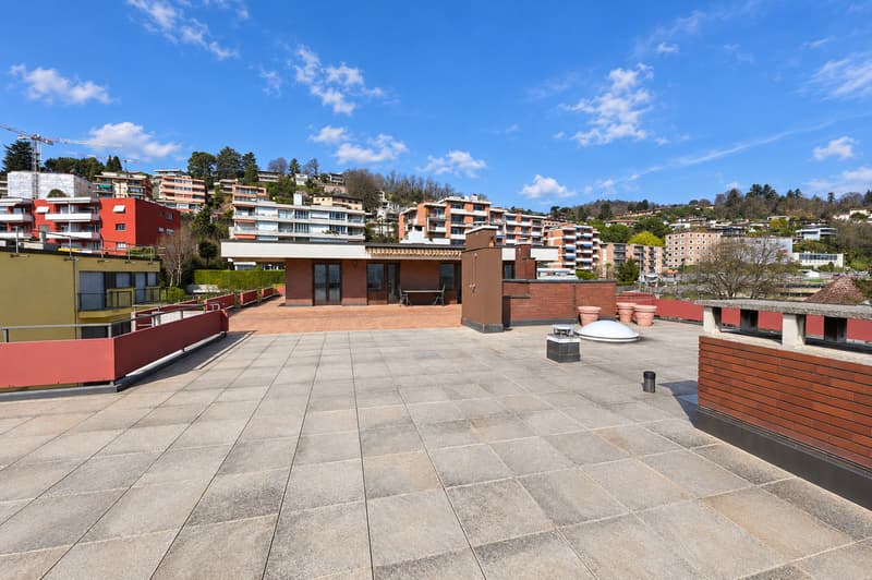 Attico Esclusivo con Terrazza Panoramica a 180 su Lago e Montagne (4)