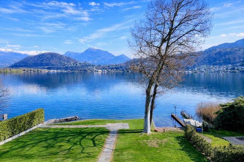 Esclusiva Villa di Lusso fronte Lago di Lugano con Darsena Privata (5)