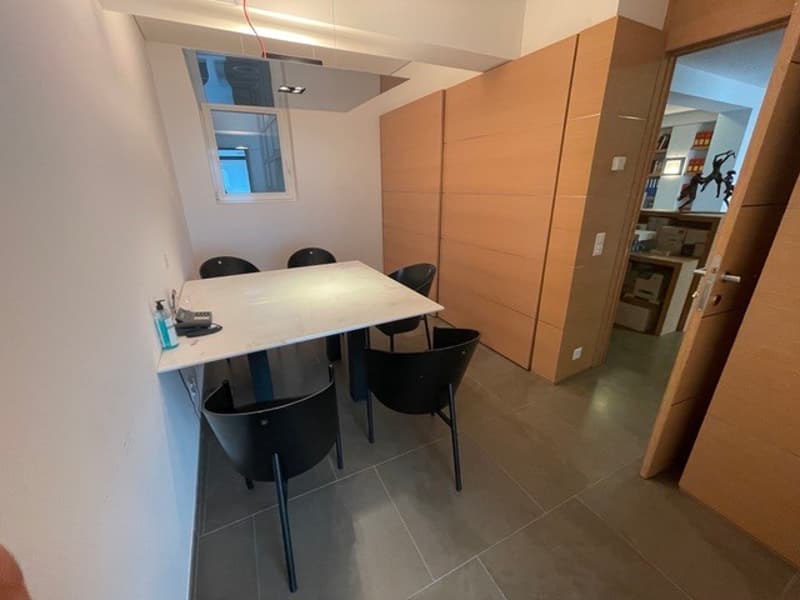 Uffici Rappresentativi con Vista Lago e Posto Auto nel Cuore di Lugano (7)