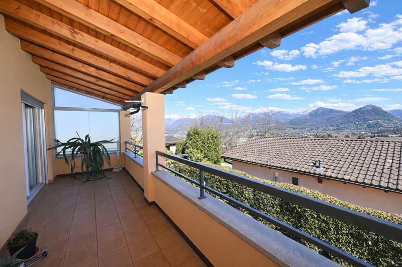 Villa con Vista Panoramica sulle Montagne e sul Lago di Lugano (5)