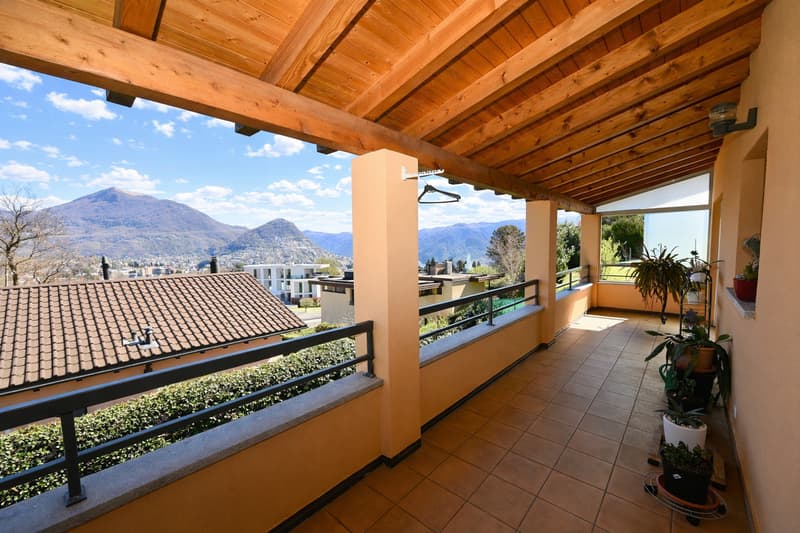 Villa con Vista Panoramica sulle Montagne e sul Lago di Lugano (6)