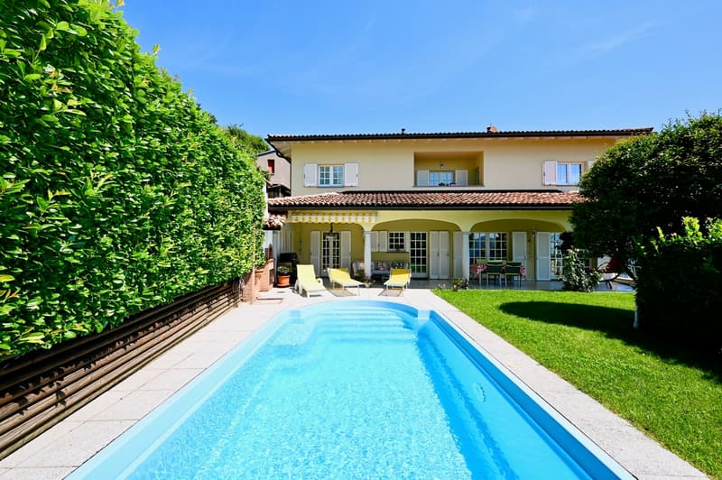 Elegante Villa Bifamiliare con Vista Panoramica - Prezzo Trattabile (2)