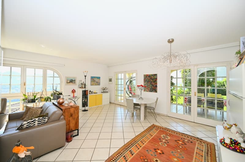 Elegante Villa Bifamiliare con Vista Panoramica - Prezzo Trattabile (5)