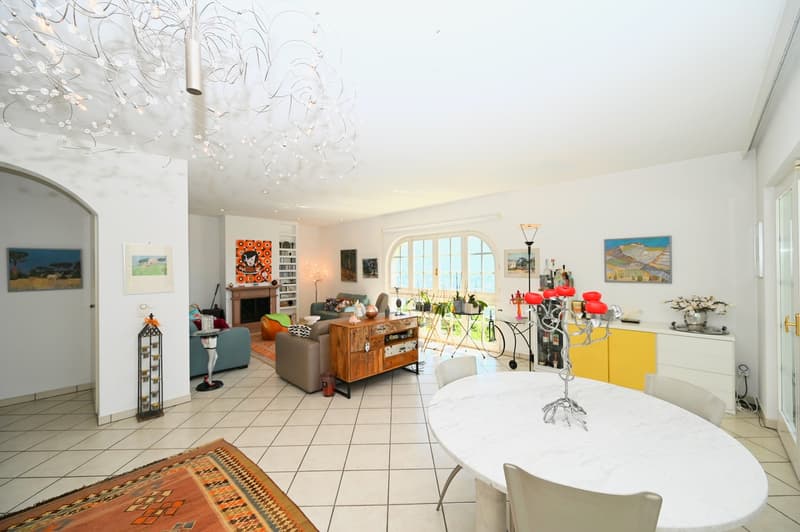 Elegante Villa Bifamiliare con Vista Panoramica - Prezzo Trattabile (6)