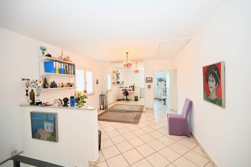 Elegante Villa Bifamiliare con Vista Panoramica - Prezzo Trattabile (11)