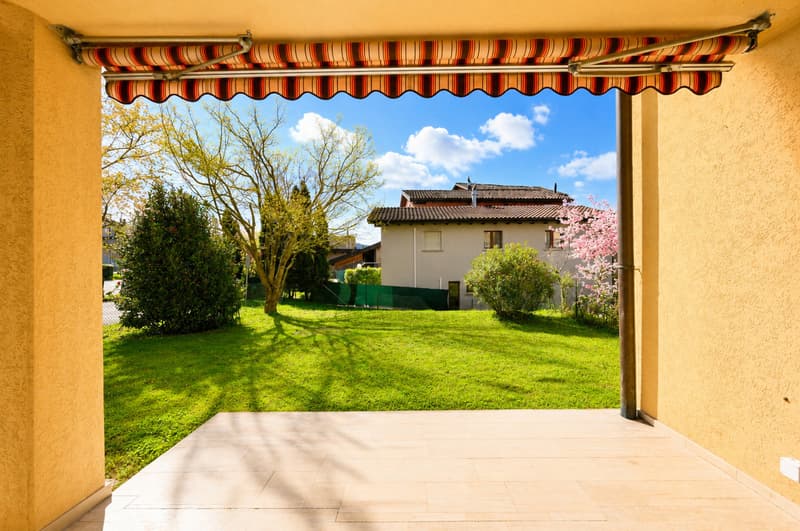 Luminoso Appartamento con Giardino Privato a Cureglia (2)