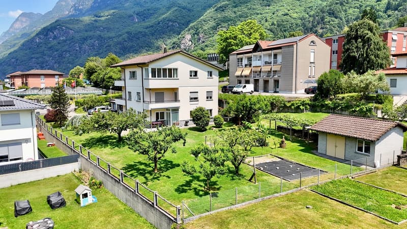 Proprietà con 3 Appartamenti e Potenziale Edificatorio (2)