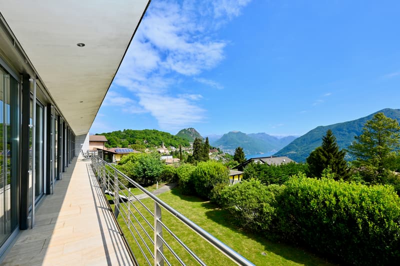 Elegante Villa Moderna Immersa nel Verde con Vista Panoramica sul Lago di Lugano (10)