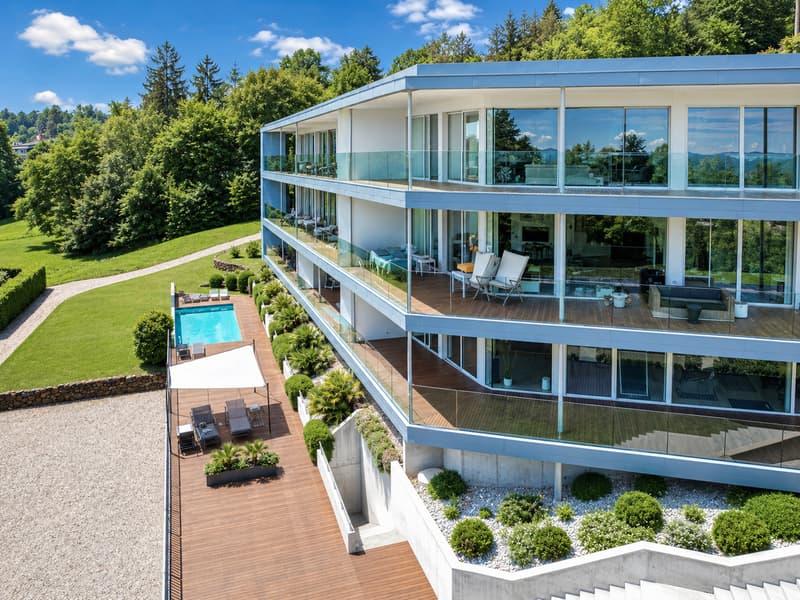 Appartamento di Pregio: Giardino, Terrazza e Servizi Wellness (2)