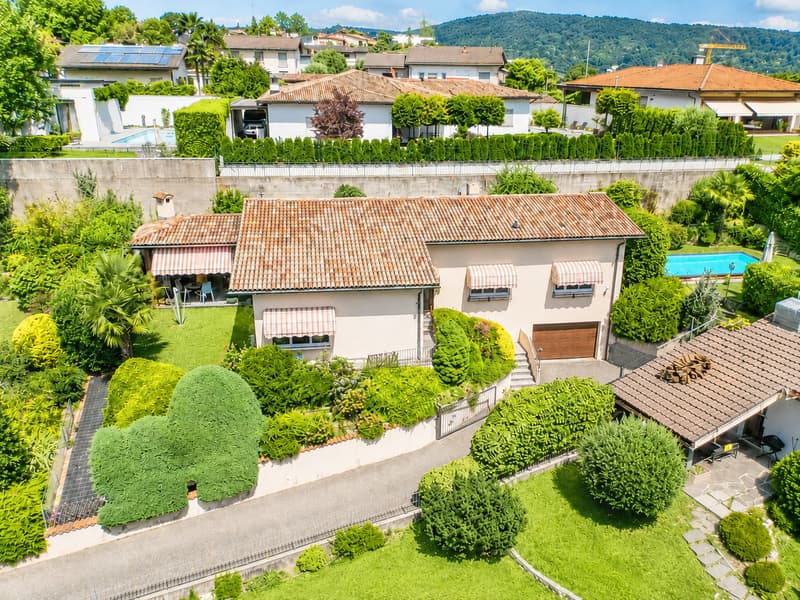 Un'oasi di Tranquillità: Villa con Piscina e Vista Panoramica (3)