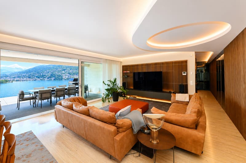 Arredato Appartamento di Lusso con Ampia Terrazza e Vista Lago (9)