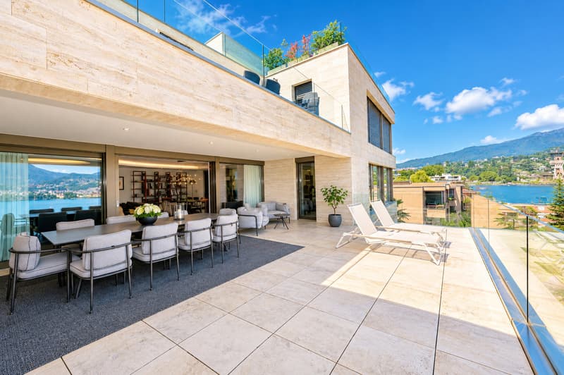 Arredato Appartamento di Lusso con Ampia Terrazza e Vista Lago (5)