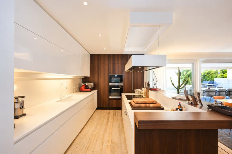 Arredato Appartamento di Lusso con Ampia Terrazza e Vista Lago (12)