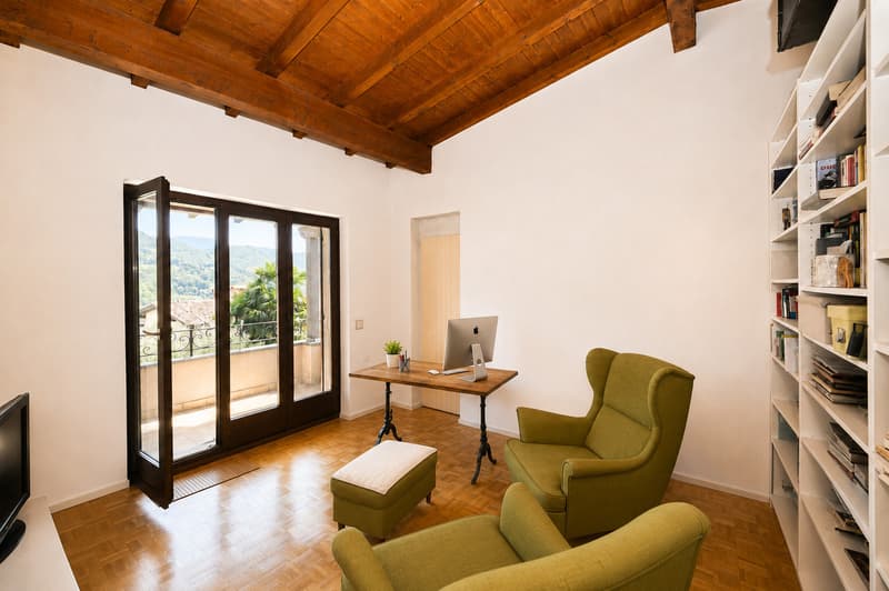 Villa con Giardino, Vista Aperta e Progetto per la Piscina (12)