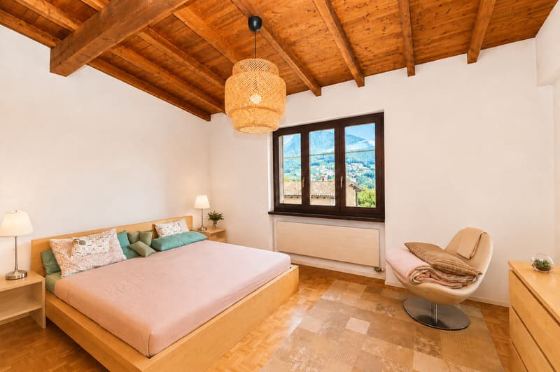 Villa con Giardino, Vista Aperta e Progetto per la Piscina (10)