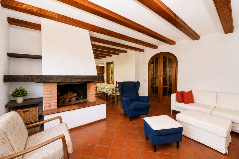 Villa con Giardino, Vista Aperta e Progetto per la Piscina (6)