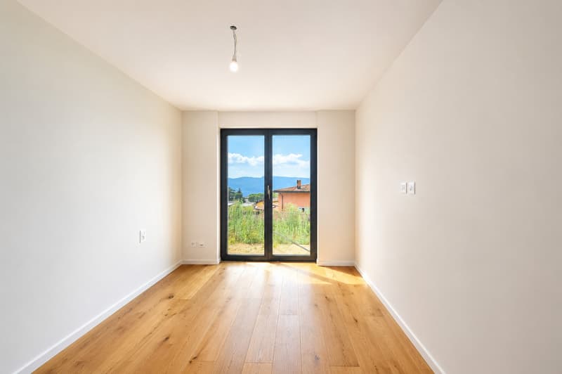 Villa Contemporanea Immersa nel Verde con Vista Panoramica (12)