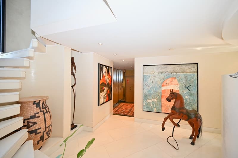 Incantevole Villa Bifamiliare con Giardino e Piscina Privati (11)