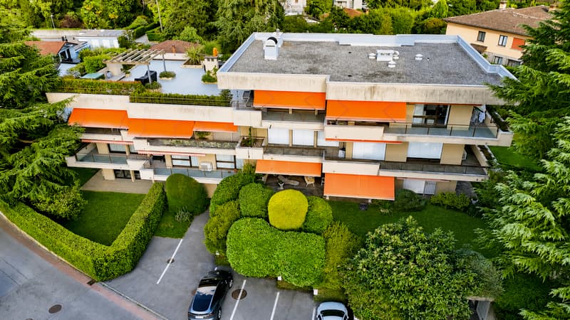 Appartamento Rinnovato con Terrazza e Piscina Condominiale (4)
