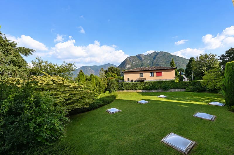 Appartamento Rinnovato con Terrazza e Piscina Condominiale (3)
