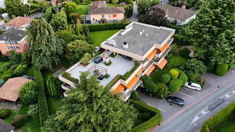 Appartamento Rinnovato con Terrazza e Piscina Condominiale (5)