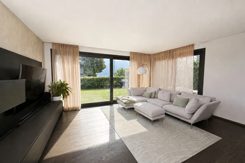 Raffinato Appartamento con Giardino Privato e Vista sul Lago di Lugano (8)