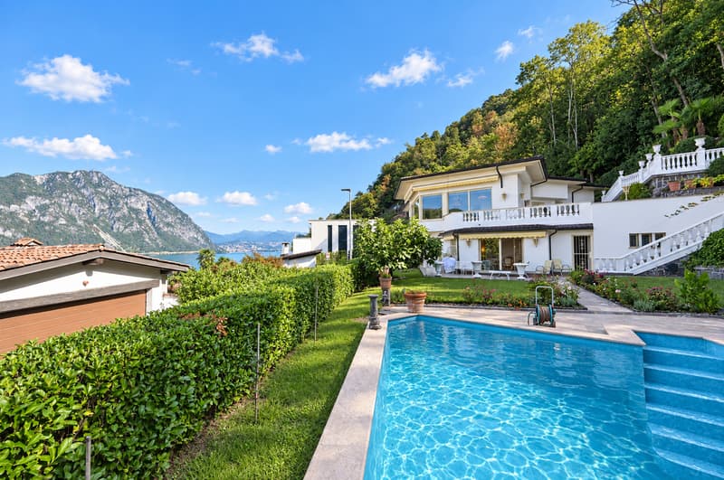 Elegante Villa di Lusso con Vista Lago e Piscina Riscaldata (2)