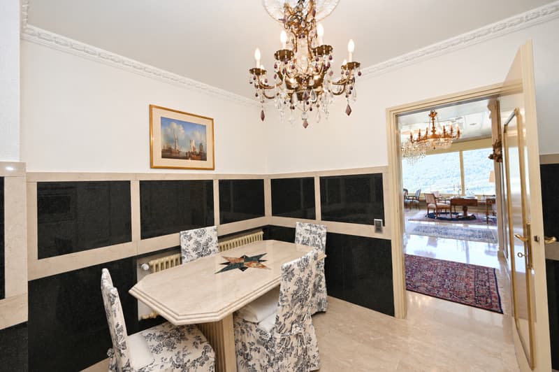 Elegante Villa di Lusso con Vista Lago e Piscina Riscaldata (13)