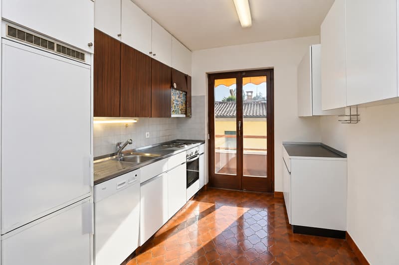 Spazioso appartamento con terrazza e giardino privato (9)