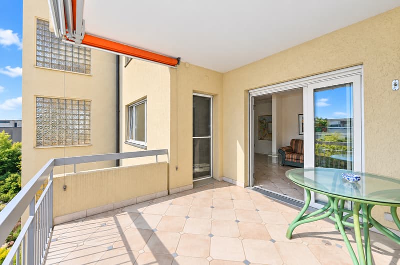 Ihr Rückzugsort über Locarno: freie Aussicht,grosser Balkon, Hallenbad (4)