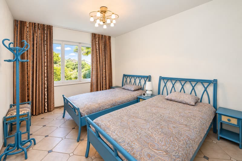 Ihr Rückzugsort über Locarno: freie Aussicht,grosser Balkon, Hallenbad (9)