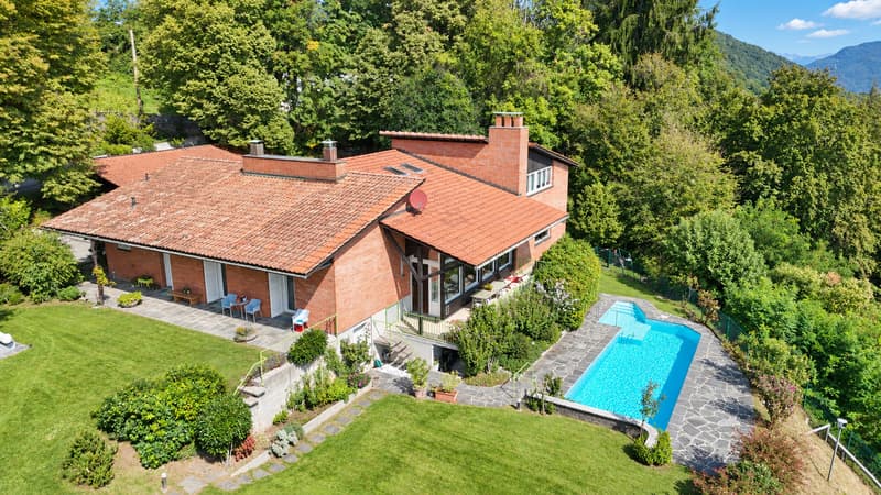 Villa d'Autore: vista golfo Lugano e Agno. Sito altamente energetico (2)