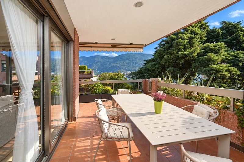 Attico di pregio con terrazza e vista sul lago di Lugano (5)