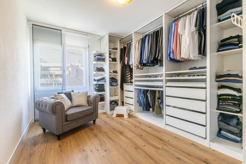 Detached, modern single-family house with plenty of space for living, hobbies, and business (15)