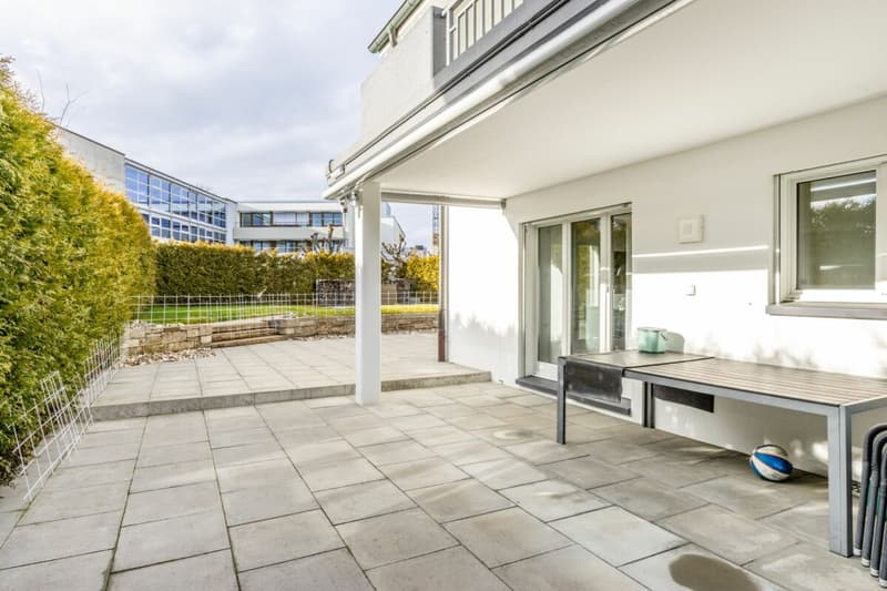 Detached, modern single-family house with plenty of space for living, hobbies, and business (10)