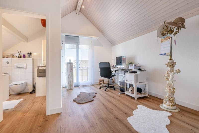 Detached, modern single-family house with plenty of space for living, hobbies, and business (18)