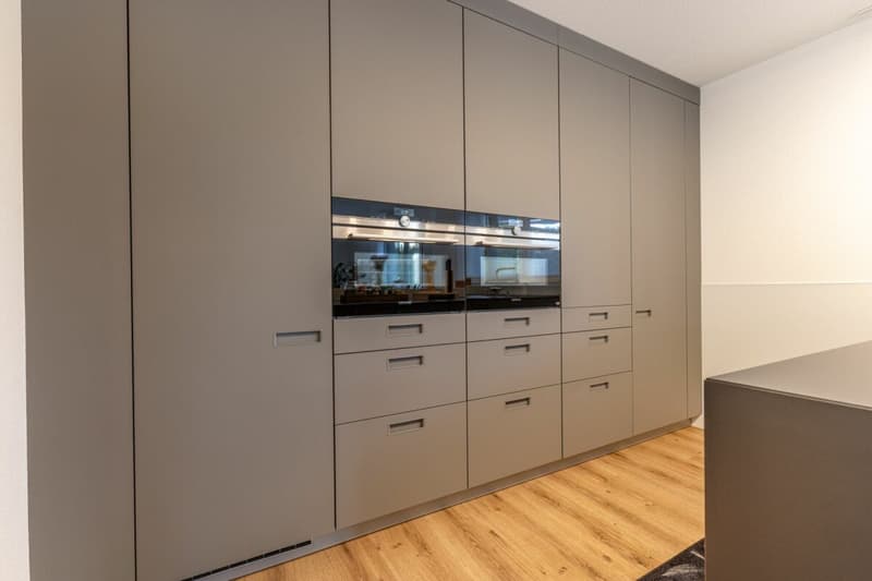 Detached, modern single-family house with plenty of space for living, hobbies, and business (8)