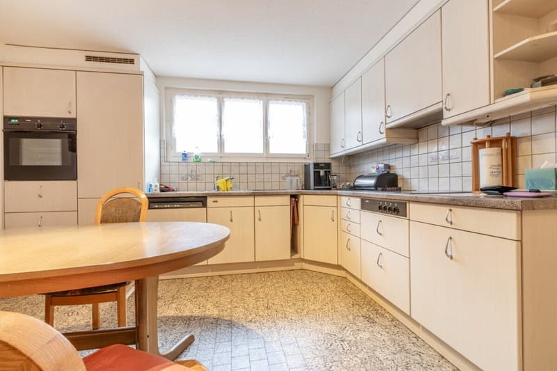 Potenzialreiches Bauernhaus mit drei Wohneinheiten und Scheune (21)